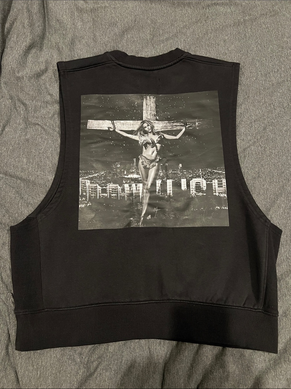 Urban Outfitters brand sweat shirt tank with Britney graphic Medium